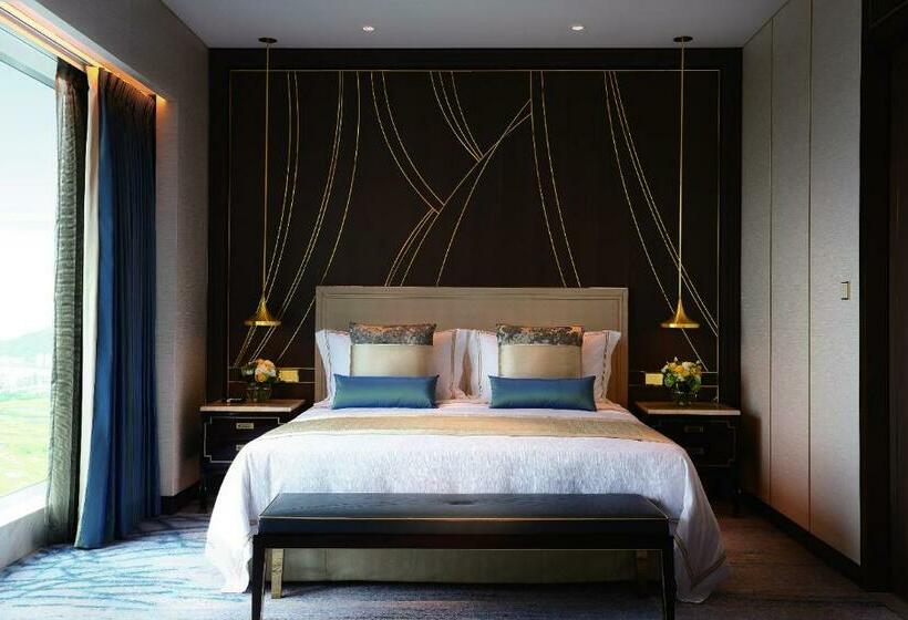 سوییت اجرایی, Studio City