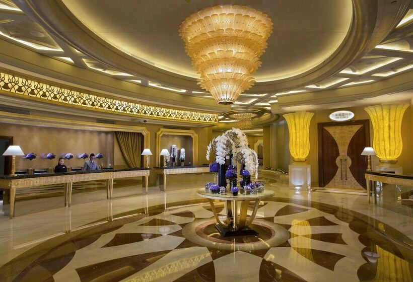 سوئیت پریمیوم, Studio City