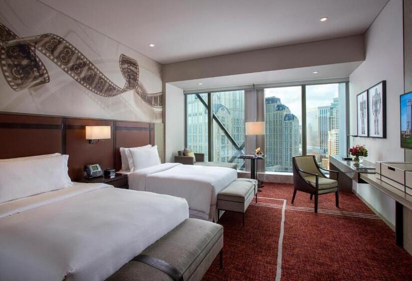 استودیو استاندارد با چشمانداز, Studio City