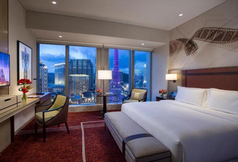 استودیوی پریمیوم, Studio City