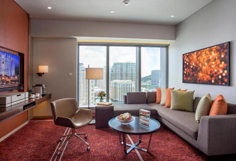 استودیو استاندارد با چشمانداز, Studio City