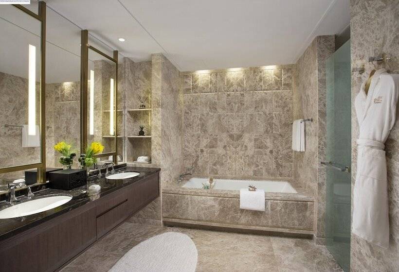 سوئیت پریمیوم, Studio City