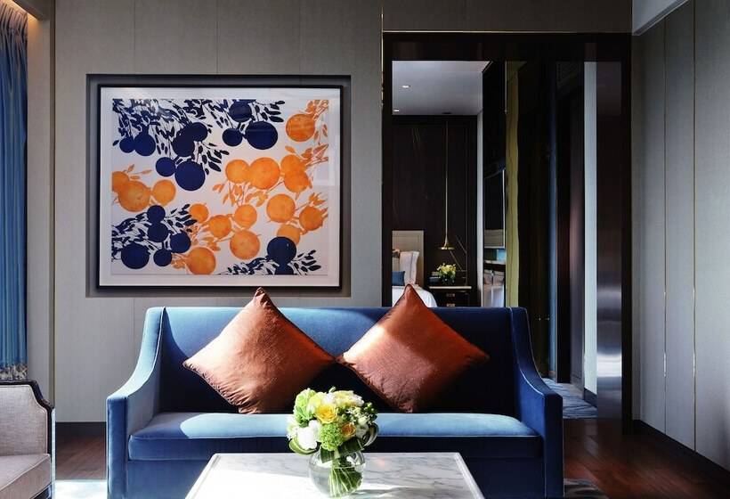 سوییت اجرایی, Studio City