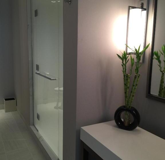 جناح كلاسيكي, Parkwest Bicycle Casino