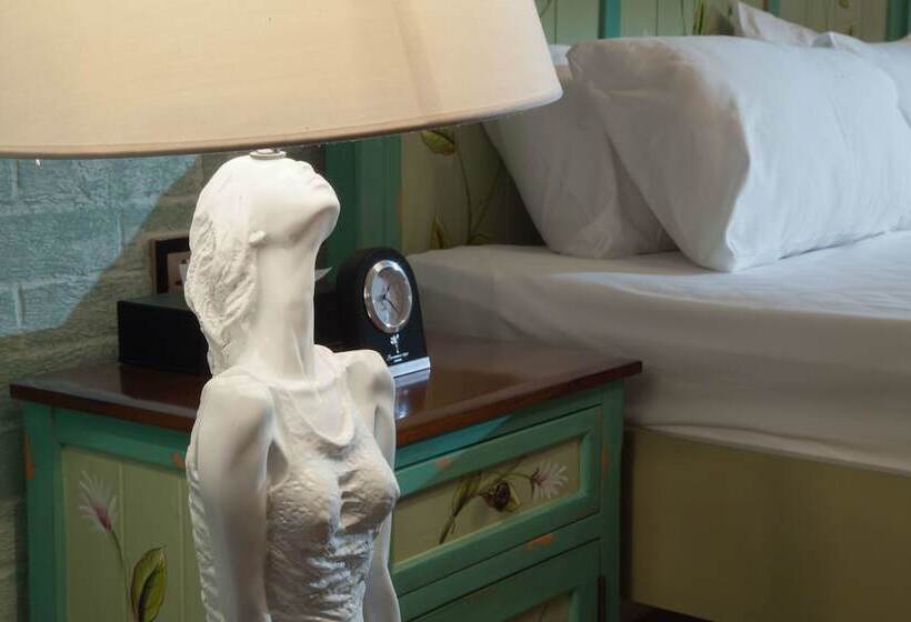 اتاق پرمیوم, Vremena Goda