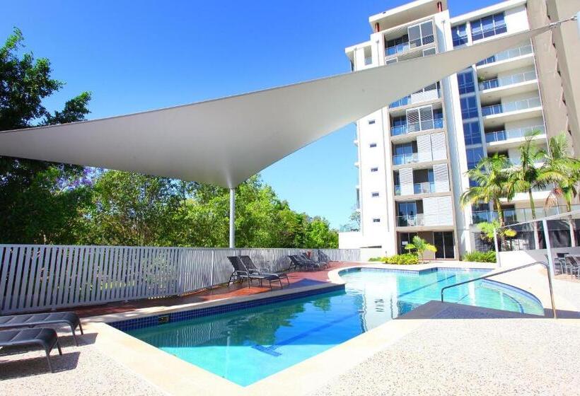 2 Bedrooms Apartment Lake View, Signature Waterfront Apartments