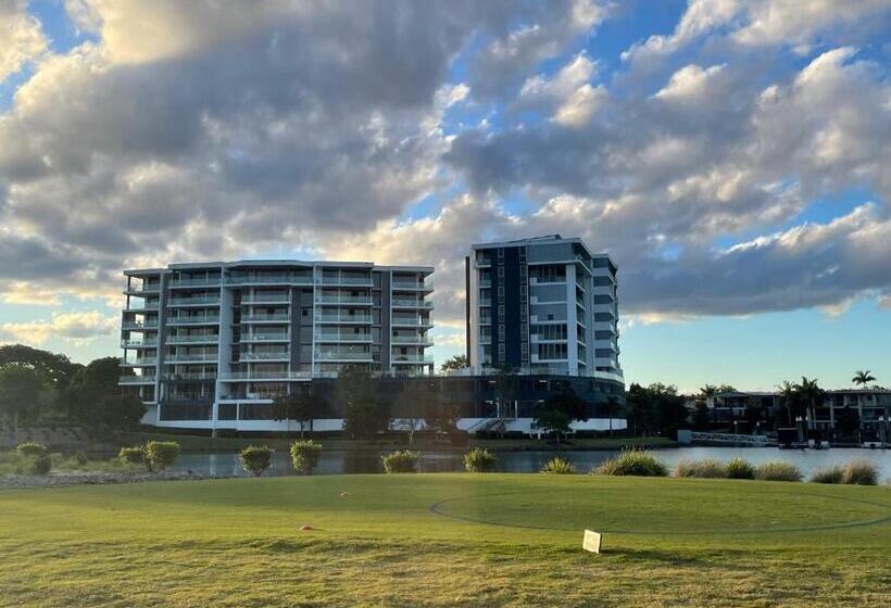 דירת חדר, Signature Waterfront Apartments