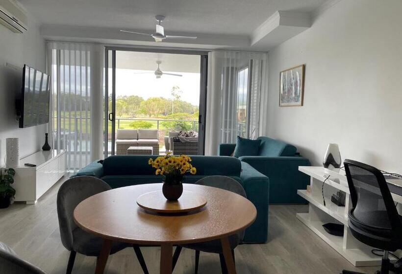 דירת חדר, Signature Waterfront Apartments