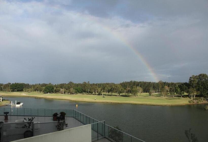 2 Bedrooms Apartment Lake View, Signature Waterfront Apartments