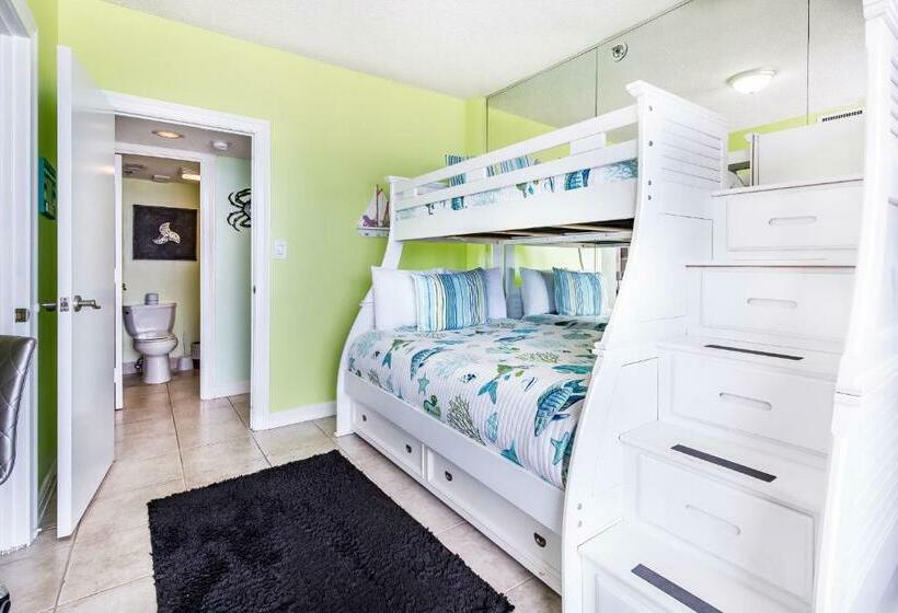 Apartamento 2 Dormitórios, East Pass 208