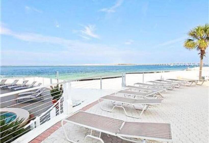 Apartamento 2 Dormitórios, East Pass 208