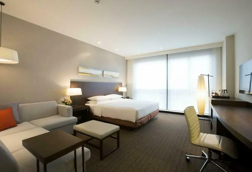 キングサイズベッドのスタンダードルーム, Hyatt Place Shanghai New Hongqiao