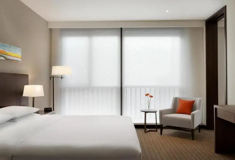 キングサイズベッドのスイートルーム, Hyatt Place Shanghai New Hongqiao