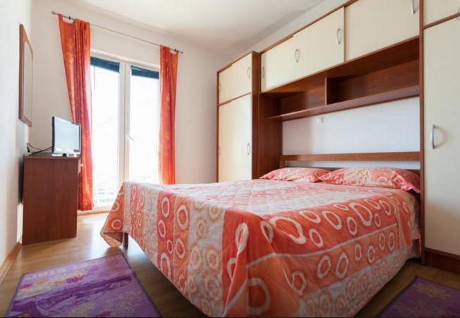 חדר סטנדרט נוף לים עם מרפסת, Apartments Kate