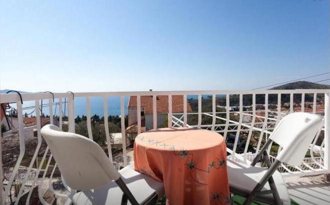 דירת שלושה חדרים, Apartments Kate