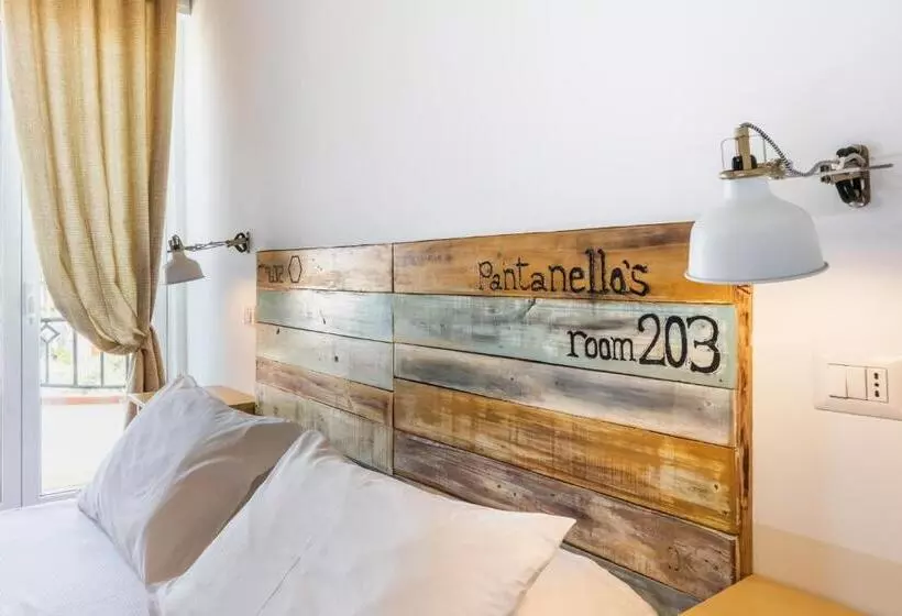片側に海が見えるデラックスルーム, Pantanello Rooms Avola