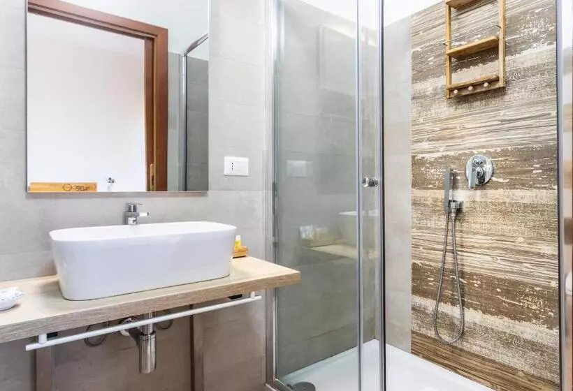 片側に海が見えるデラックスルーム, Pantanello Rooms Avola