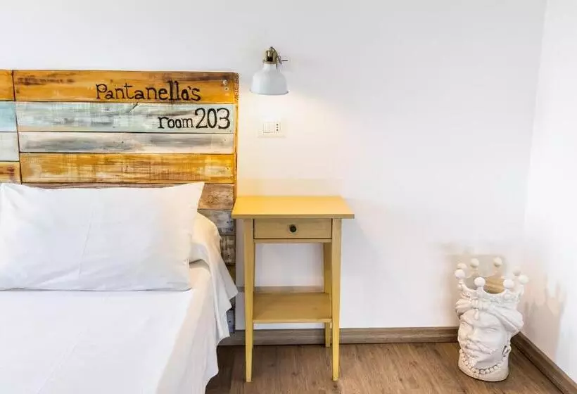 片側に海が見えるデラックスルーム, Pantanello Rooms Avola
