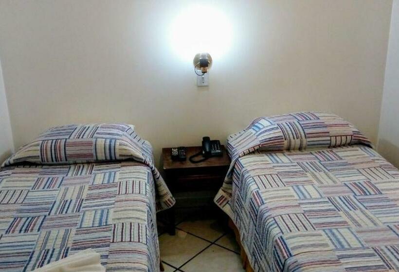 Standard Szoba, Colina Park