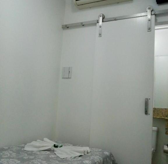 Egyágyas Standard Szoba, Colina Park