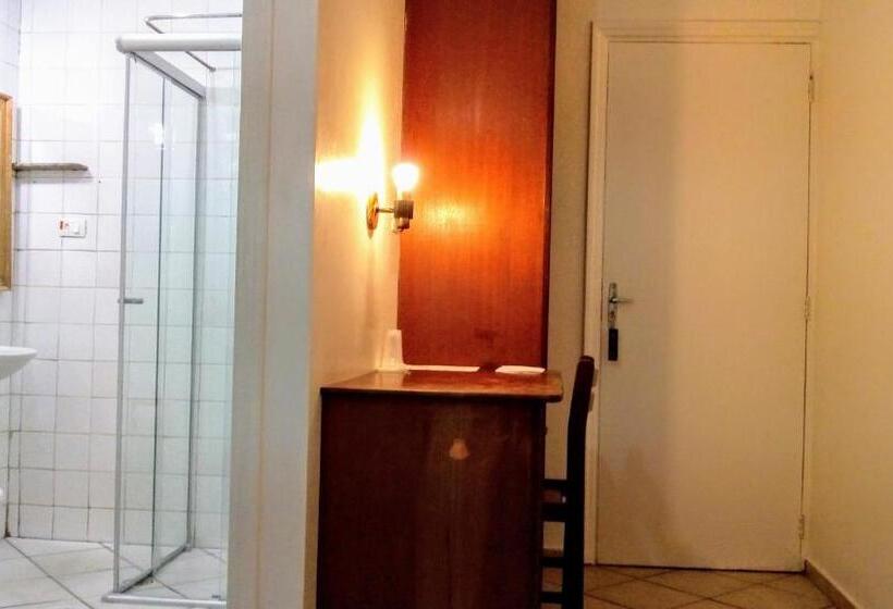 Háromágyas Standard Szoba, Colina Park