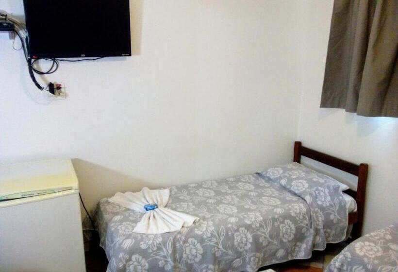 Háromágyas Superior Szoba, Colina Park