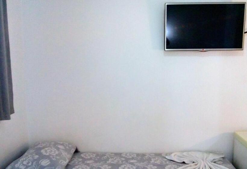 Háromágyas Superior Szoba, Colina Park