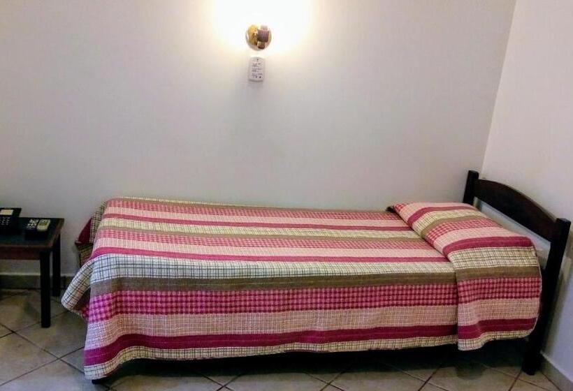 Standard Egyágyas Szoba, Colina Park