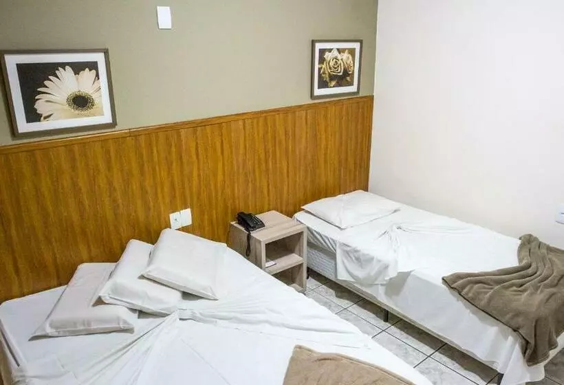 デラックストリプルルーム, Colonial Hotel Itatiba