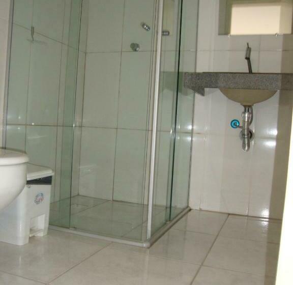 غرفة قياسية سرير مزدوج, D Arc