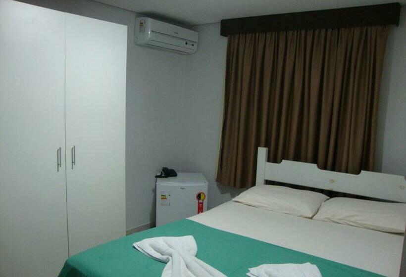 غرفة قياسية سرير مزدوج, D Arc