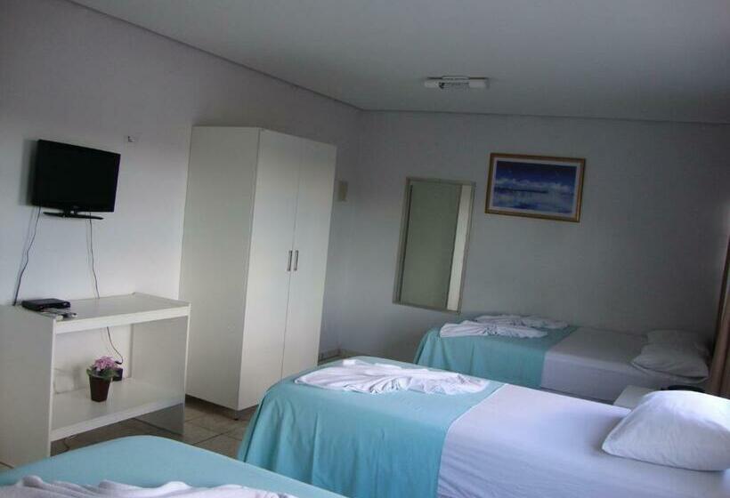 غرفة قياسية رباعية, D Arc