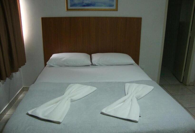 غرفة قياسية سرير مزدوج, D Arc