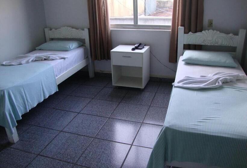 غرفة قياسية, D Arc