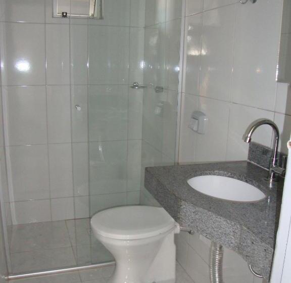 غرفة قياسية ثلاثية, D Arc