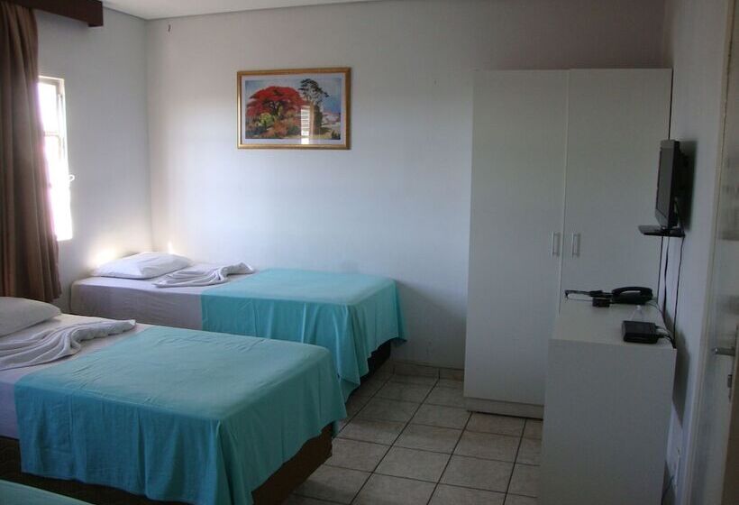 غرفة قياسية ثلاثية, D Arc