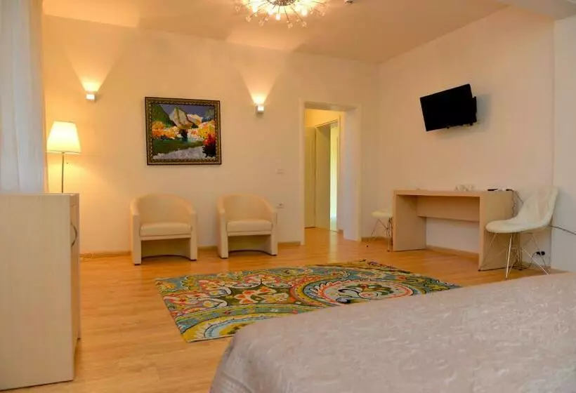 Single Deluxe Room