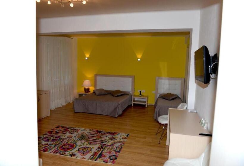 غرفة قياسية, Grand White City