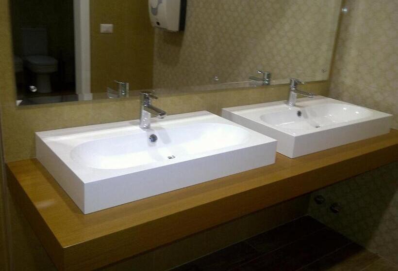 סוויטת סופריור, Grand White City