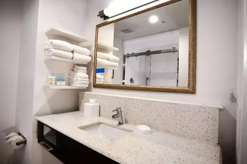 スタンダードルーム, Hampton Inn & Suites Baltimore/aberdeen