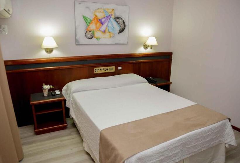 اتاق لوکس, Susin