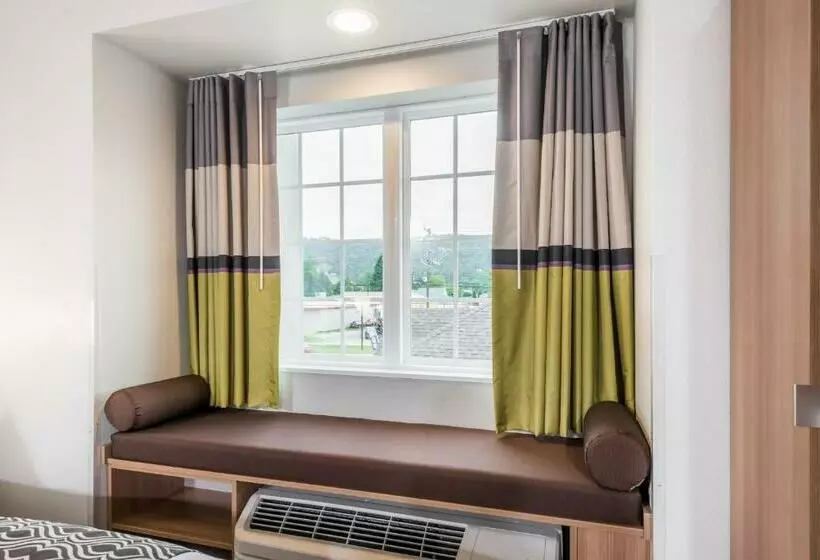 キングサイズベッドのスイートルーム, Microtel Inn & Suites By Wyndham New Martinsville