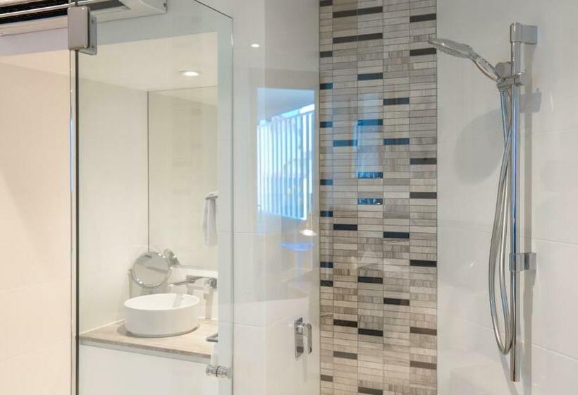 サイドシービュー１ベッドルームアパートメント, On The Beach Noosa Resort