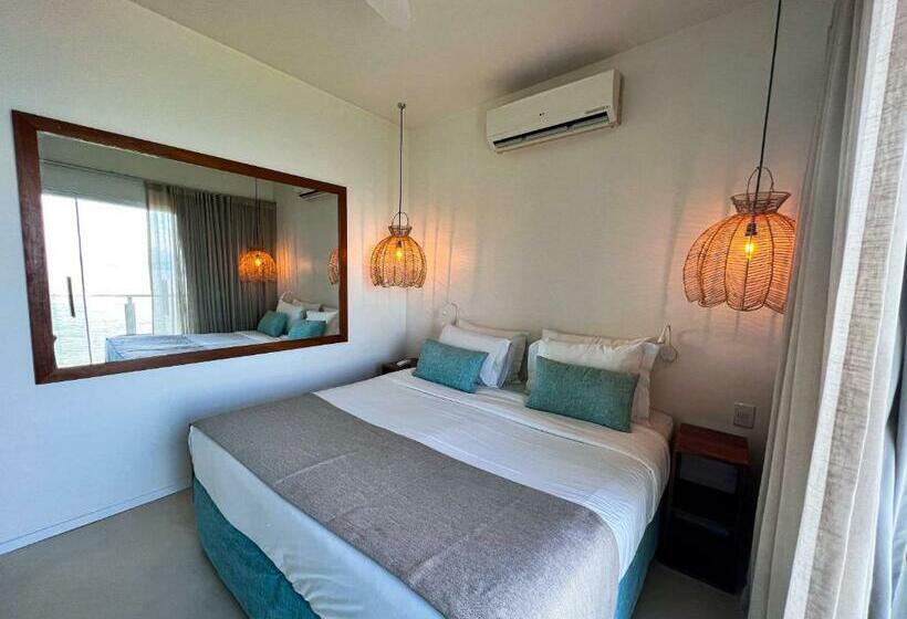Quarto Deluxe Vista Mar com Sacada, Casa Luz