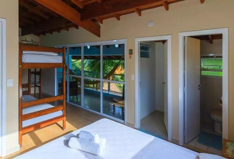 سوییت خانوادگی, Guaruja Hostel