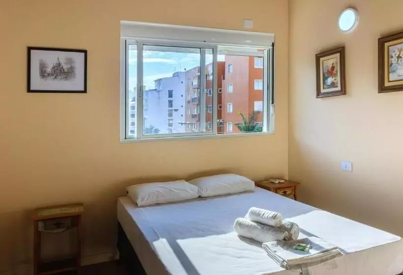 سوییت خانوادگی, Guaruja Hostel