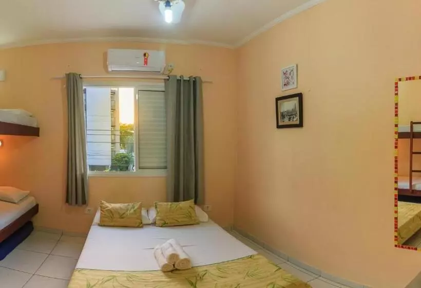 Deluxe Neljän Hengen Huone, Guaruja Hostel