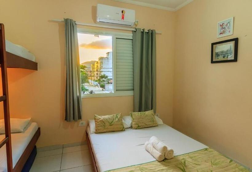 اتاق لوکس چهار تخته, Guaruja Hostel