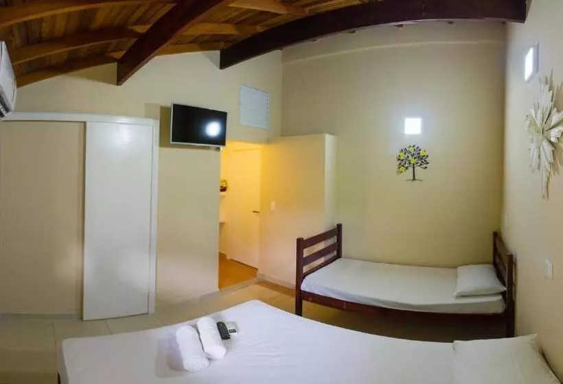 اتاق لوکس سه تخته, Guaruja Hostel