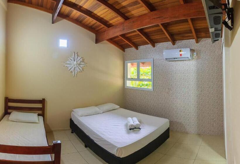 اتاق لوکس سه تخته, Guaruja Hostel